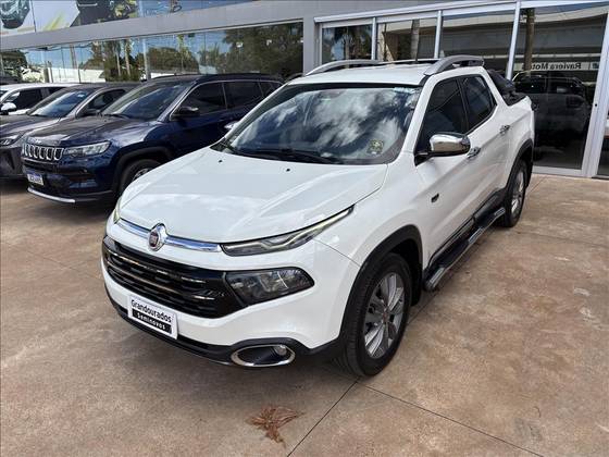 FIAT TORO 2.0 16V TURBO DIESEL RANCH 4WD AT9 FIAT TORO 2.0 16V TURBO DIESEL RANCH 4WD AT9